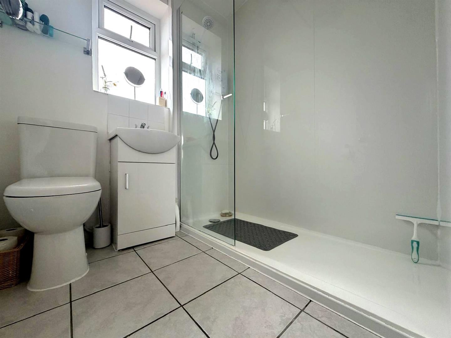 Llwynmawr Close, Sketty, Swansea, SA2 9HD